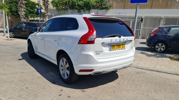 וולוו XC60 (2016)