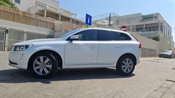 וולוו XC60 (2016)