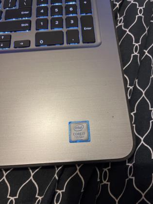 Dell Inspiron 15 5000 Seiresיציאות