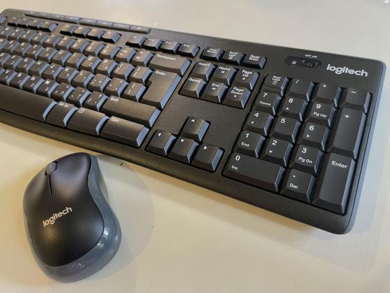 עכבר ומקלדת אלחוטיים Logitech