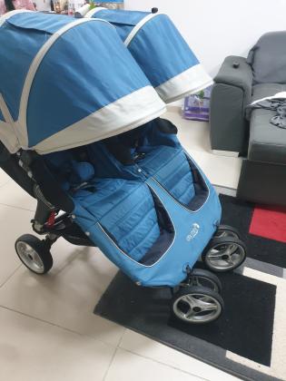 למכירה עגלת תאומים baby jogger