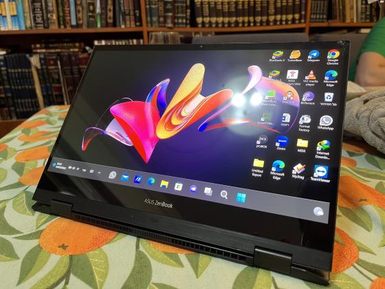 ASUS ZenBook Flip S13 המחשב