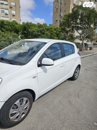 יונדאי i20 Instyle אוט' 1.4 (100 כ''ס) בנזין 2012 למכירה בקרית ים