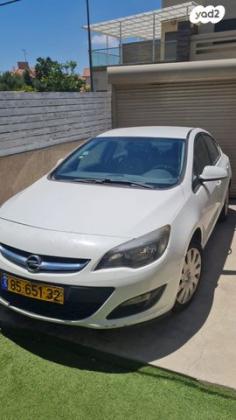 אופל אסטרה Berlina Enjoy סדאן אוט' 1.4 (140 כ"ס) בנזין 2015 למכירה בראשון לציון