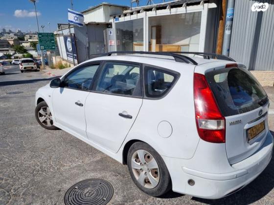 יונדאי i30CW Inspire סטיישן אוט' 1.6 (126 כ''ס) בנזין 2011 למכירה בירושלים