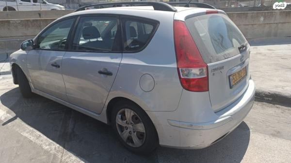 יונדאי i30CW Inspire סטיישן אוט' 1.6 (126 כ''ס) בנזין 2011 למכירה בירושלים