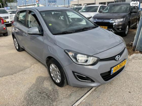 יונדאי i20 Insight אוט' 1.4 (100 כ"ס) בנזין 2014 למכירה בחולון