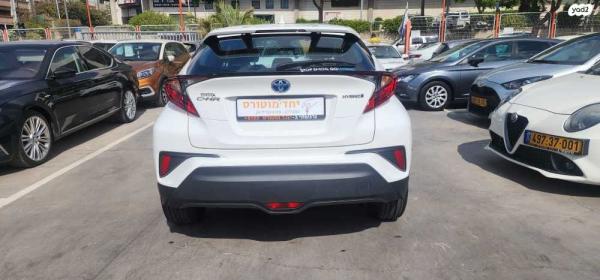 טויוטה C-HR Club הייבריד אוט' 1.8 (98 כ''ס) בנזין 2021 למכירה בראשון לציון