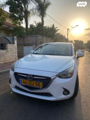 מאזדה H Pure White אוט' 1.5 (112 כ"ס) בנזין 2017 למכירה בהוד השרון