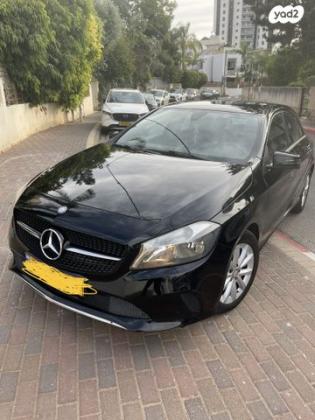 מרצדס A-Class A180 Style FL אוט' 1.6 (122 כ"ס) בנזין 2017 למכירה ברמת השרון