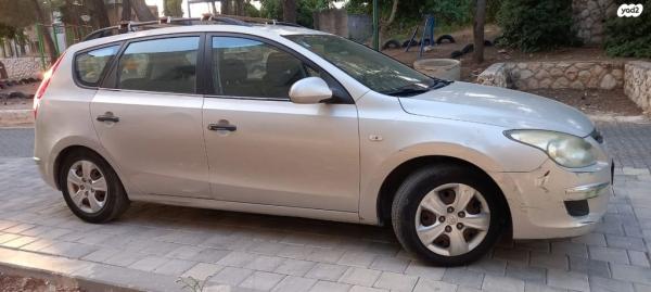 יונדאי i30CW Inspire סטיישן אוט' 1.6 (126 כ''ס) בנזין 2010 למכירה בראש צורים