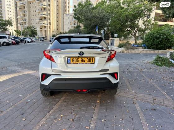 טויוטה C-HR Chic הייבריד אוט' 1.8 (98 כ"ס) בנזין 2019 למכירה בחולון