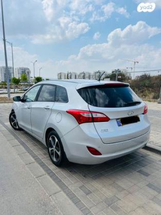 יונדאי i30 Inspire סטיישן אוט' 1.6 (135 כ"ס) בנזין 2016 למכירה בחריש