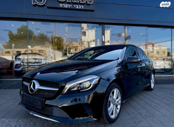 מרצדס A-Class A180 Urban אוט' 1.6 (122 כ"ס) בנזין 2017 למכירה בתל אביב יפו