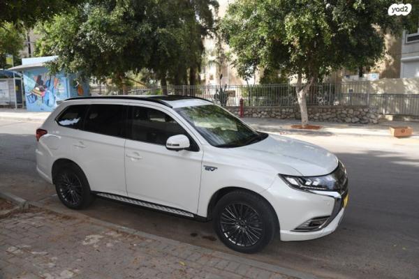 מיצובישי אאוטלנדר PHEV 4X4 S. Edition הייבריד אוט' 5 מק' 2.4 (135 כ''ס) היברידי חשמל / בנזין 2019 למכירה בנתיבות