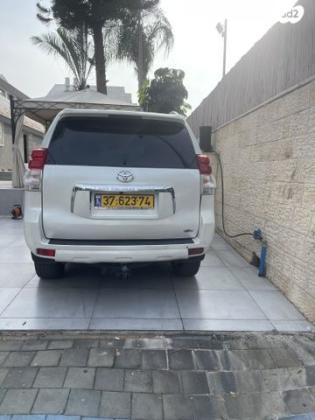 טויוטה לנד קרוזר ארוך 4X4 Luxury אוט' דיזל 7 מק' 3.0 (173 כ''ס) דיזל 2010 למכירה ביבנה