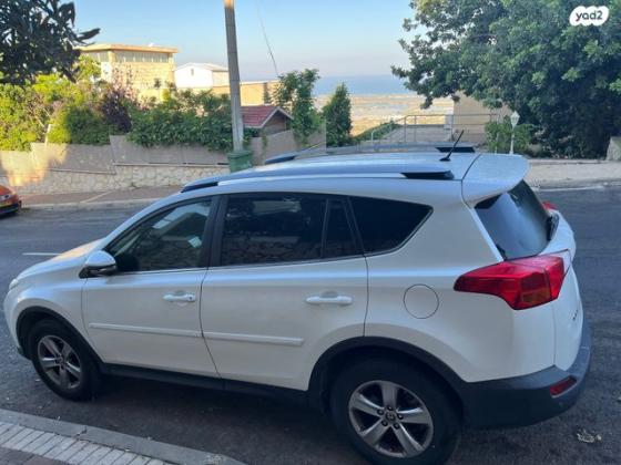 טויוטה RAV4 ארוך 4X4 Premium אוט' 2.0 (151 כ''ס) בנזין 2015 למכירה בזכרון יעקב