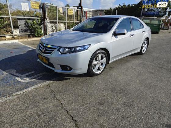 הונדה אקורד Luxury אוט' 2.0 (156 כ''ס) בנזין 2012 למכירה בחולון