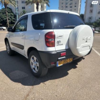 טויוטה RAV4 קצר 4X4 STD אוט' 2.0 (150 כ''ס) [2001-2006] בנזין 2005 למכירה בבת ים