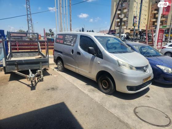 ניסאן NV200 Upper ידני דיזל 7 מק' 1.5 (85 כ''ס) דיזל 2012 למכירה בחדרה