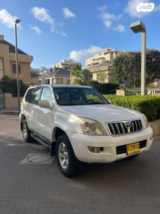 טויוטה לנד קרוזר ארוך 4X4 Luxury אוט' דיזל 8 מק' 3.0 (166 כ''ס) דיזל 2007 למכירה בחולון