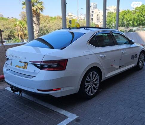 סקודה סופרב (2019 ואילך) Style FL אוט' 2.0 (190 כ''ס) בנזין 2020 למכירה בכפר סבא