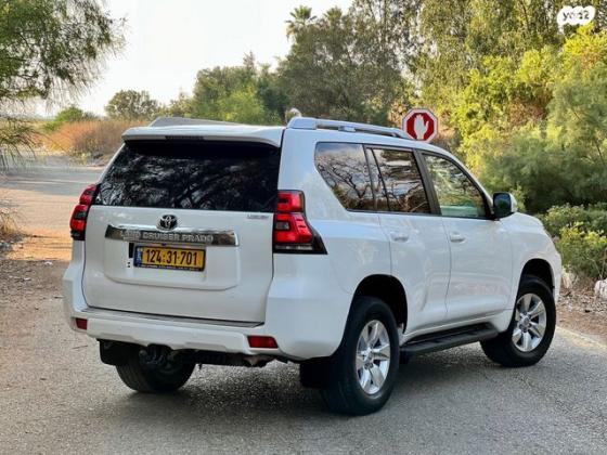 טויוטה לנד קרוזר ארוך 4X4 Luxury אוט' דיזל 7 מק' 2.8 (177 כ"ס) דיזל 2018 למכירה בחיפה