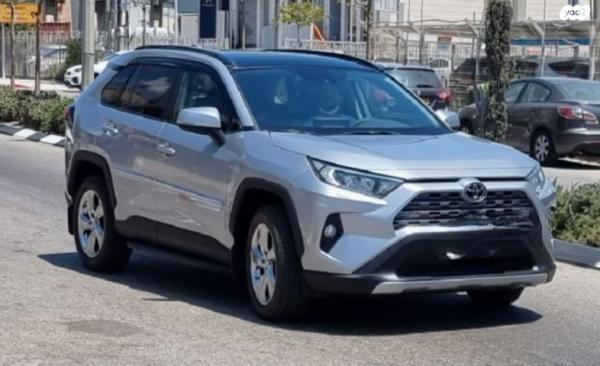 טויוטה RAV4 ארוך Extreme אוט' 2.0 (175 כ''ס) בנזין 2021 למכירה בכרמיאל