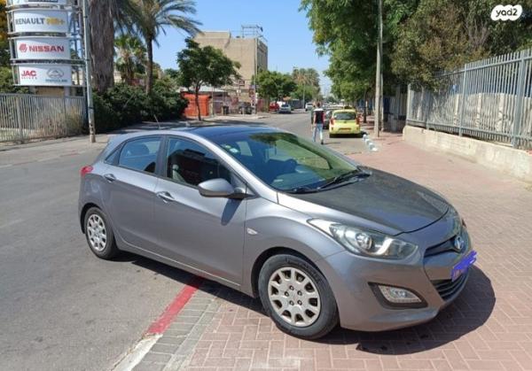 יונדאי i30 Inspire אוט' 1.6 (135 כ"ס) בנזין 2013 למכירה בראשון לציון