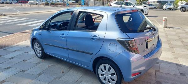 טויוטה יאריס הייבריד Hybrid אוט' 1.5 (74 כ''ס) בנזין 2013 למכירה ברעננה