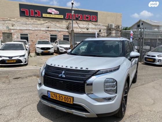 מיצובישי אאוטלנדר Instyle אוט' 7 מק' 2.5 (181 כ"ס) בנזין 2023 למכירה ברמלה