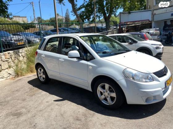 סוזוקי SX4 GLX-HB הצ'בק אוט' 1.6 (119 כ''ס) בנזין 2011 למכירה בקרית ביאליק