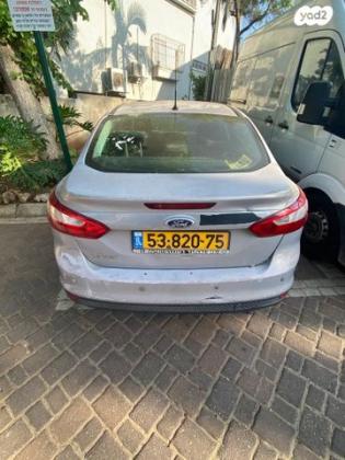 פורד פוקוס Titanium סדאן אוט' 2.0 (170 כ"ס) בנזין 2012 למכירה ברעננה