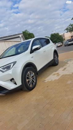 טויוטה RAV4 הייבריד Premium הייבריד אוט' 2.5 (155 כ''ס) בנזין 2018 למכירה בלהבים