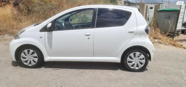 טויוטה אייגו (AYGO) Plus רובוטית 1.0 (69 כ''ס) בנזין 2012 למכירה במעלות תרשיחא