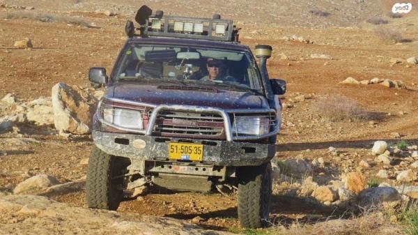 איסוזו טרופר ארוך 4X4 S אוט' דיזל 3.0 (159 כ''ס) דיזל 2002 למכירה בכנף