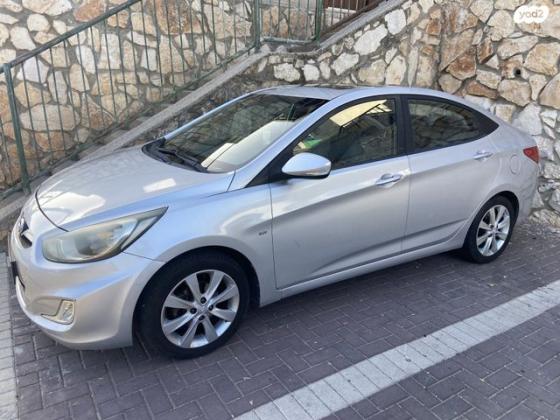 יונדאי i25 Premium אוט' 1.6 (124 כ"ס) בנזין 2011 למכירה ביקנעם עילית