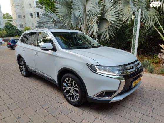 מיצובישי אאוטלנדר Premium אוט' 7 מק' 2.0 (150 כ''ס) בנזין 2016 למכירה ברמת גן