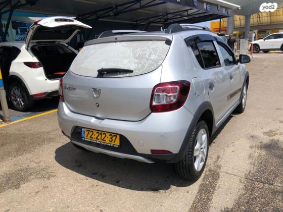 דאצ'יה סנדרו Stepway Laureate אוט' טורבו בנזין 0.9 (90 כ"ס) בנזין 2016 למכירה בפתח תקווה