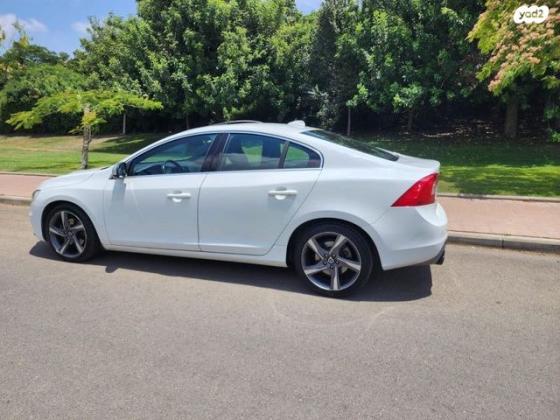 וולוו S60 T5 R-Design Plus אוט' 2.0 (245 כ"ס) בנזין 2015 למכירה באבן יהודה