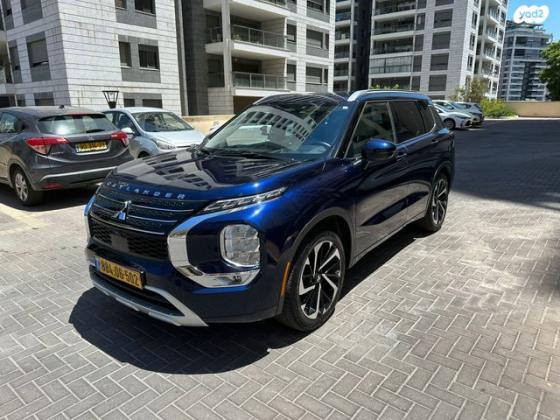 מיצובישי אאוטלנדר 4X4 Luxury אוט' 7 מק' 2.5 (181 כ"ס) בנזין 2022 למכירה בהוד השרון