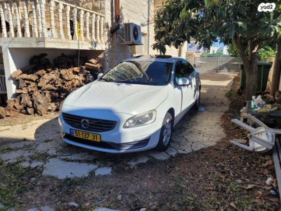 וולוו S60 T5 Active אוט' 2.0 (245 כ''ס) בנזין 2014 למכירה בטובא זנגריה