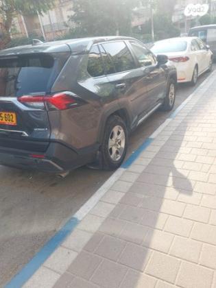 טויוטה RAV4 הייבריד E-xperience הייבריד 5 דל' אוט' 2.5 (178 כ''ס) בנזין 2021 למכירה בבני ברק