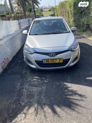 יונדאי i20 Insight אוט' 1.4 (100 כ"ס) בנזין 2014 למכירה בקרית אתא