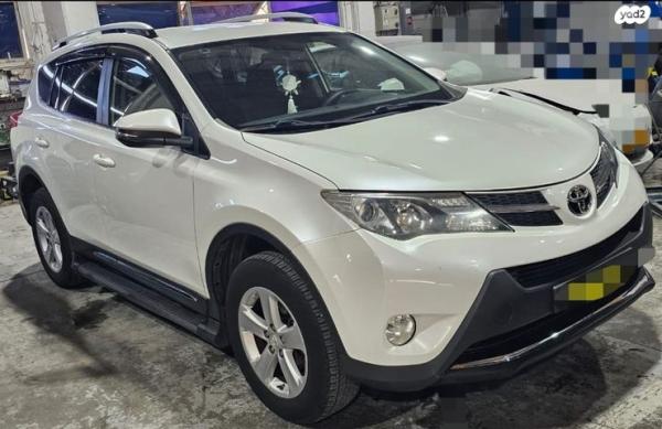 טויוטה RAV4 ארוך 4X4 Premium אוט' 2.0 (151 כ''ס) בנזין 2013 למכירה בפתח תקווה