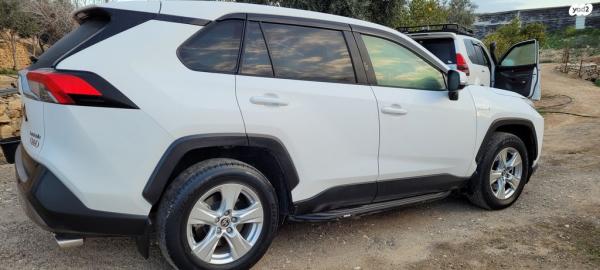 טויוטה RAV4 הייבריד E-xperience הייבריד 5 דל' אוט' 2.5 (178 כ''ס) בנזין 2021 למכירה בבאר שבע