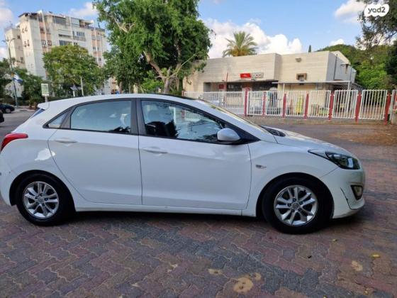 יונדאי i30 Premium אוט' 1.6 (135 כ''ס) בנזין 2013 למכירה ברמת השרון