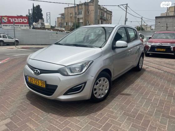 יונדאי i20 Insight אוט' 1.4 (100 כ"ס) בנזין 2014 למכירה בפתח תקווה