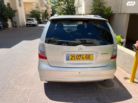 מיצובישי גרנדיס Sport אוט' 2.4 (165 כ''ס) בנזין 2008 למכירה ברמת גן