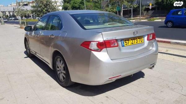 הונדה אקורד Elegance אוט' 2.0 (156 כ''ס) בנזין 2010 למכירה בבני ברק